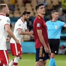 España creía que debería una a lewandoski.pero polonia terminó cediendo. In5rj7ehyoibmm