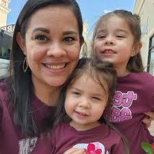 Dina Valdez's Instagram, Twitter & Facebook