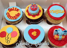 Bizcocho De Mickey Mouse De Una Libra Mis Trabajos Monika Cupcakes Cupcakes Dulces Feliz Cumple