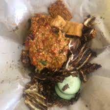 Mie dengan sambal awang khas ayam gepuk pak gembus ditambah telur dada. Chooyaya Secret Garden Ayam Gepuk Pak Gembus