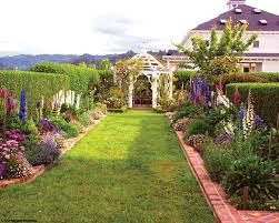 Homeowners Have Created A Beautiful Country Setting Around Their 1901 Home In Rural Ferndale California Victorian Gardens Cottage Garden Design Garden Design