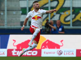 Die „bullen gewannen am mittwoch im eigenen. 1 1 Reicht Salzburg Zum Titel Hattrick