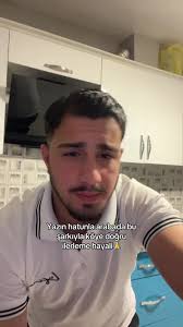 Sarisin Erkek Esmer Kiz Uyumu