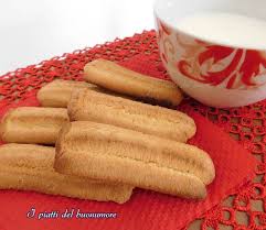 Gustiamo assieme il pane fatto in casa, un filone rustico semplice con la crosta croccantina e la mollica soffice e alveolata come piace a me. Biscotti Sani E Leggeri Perfetti Per Colazione I Piatti Del Buonumore
