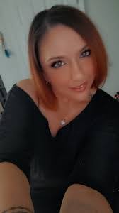 Lauren Deering's Instagram, Twitter & Facebook