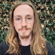 Sarah Overman's Instagram, Twitter & Facebook