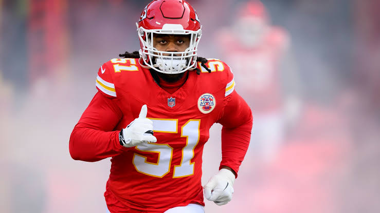 Kansas City Chiefs release defensive end Mike Danna