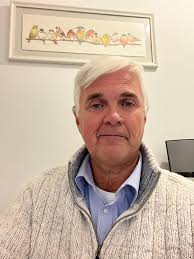 SHOULD WE BE ALARMED ? I have been reading the latest news that scientists  have created soft robots that can walk out of a 3D Printer that has just  built them. It