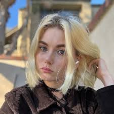 مرحبًا بكم في كاردي جراس!!! 🎭✨ جميعكم تعرفون أنني اضطررت إلى القيام بذلك  بشكل كبير من أجل ماردي جراس.. إذن ما هي أفضل طريقة لبدء هذه الحفلة من  @whip_shots و @malibudrinkus ؟!