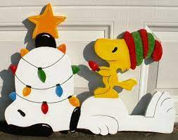 Peanuts Christmas Snoopy And Woodstock Yard Art 20 Inches Tall 24 Wide 45 00 Charlie Brown Christmas Decorations Christmas Yard Decorations Snoopy Christmas