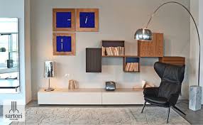 Eleganti, moderne, scenografiche o raccolte, le case più belle sono una fonte di ispirazione continua, che merita di essere guardata e riguardata per chi ama l'architettura e per chi desidera cogliere dettagli che potrebbero diventare protagonisti della propria abitazione. Complementi S Arredo Design S Per Case Moderne Gdueinterni
