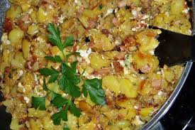 Tiroler Grostel Mit Ei Und Salat Rezept Rezept Hausmannskost Rezepte Rezepte Essensrezepte