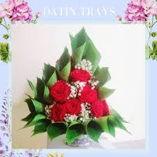 Dulang hantaran kahwin, dulang hantaran kayu; Modern Moden Gubahan Hantaran Sirih Sireh Junjung Dara Bunga Rampai Hidden Hantaran Wedding Engagement Wedding Floral Wreath