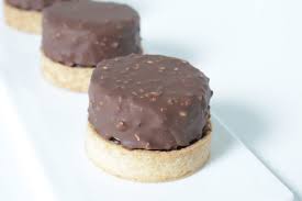 Tartelettes Snickers Chocolat Caramel Cacahuetes Recette Mini Tarte Recette Gateau Fruit Gateaux Et Desserts