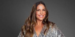 Brazilian axé music superstar ivete sangalo rose to fame as the lead singer of the bahian group banda eva in the 1990s and embarked on a successful solo career at the turn of the century. Ivete Sangalo Vai Apresentar Versao Nacional De The Masked Singer Jornal Correio
