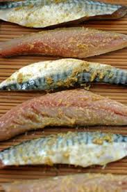 Filets De Maquereau A La Moutarde Cumin Et Coriandre Puree De Courgettes Maquereau Recette Maquereau Filet Maquereau