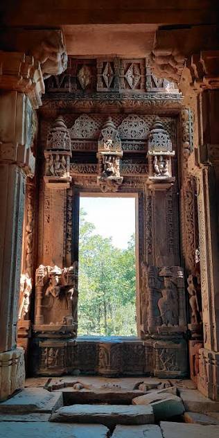 The ruins of Ajaygarh Fort, Panna Forest, Ajaygarh, Panna District, MP.