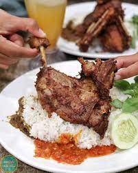 Bebek kampung 2 ekor bawang merah 100gr, bawang putih 70gr, daun lokasi : 9 Bebek Goreng Terenak Di Surabaya Dari Kaki Lima Sampai Restoran