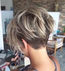 Styling can be difficult to accomplish source: 50 Best Trendy Short Hairstyles For Fine Hair Hair Adviser