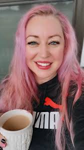 Good morning friends, Happy Friday Eve, brr it's chilly 🥶, going to be a  breezy 🌬 sunny 🌞 day, stay warm and toasty ♥️, have a wonderful day today  ☕️🤚😊🎄🎅☃️