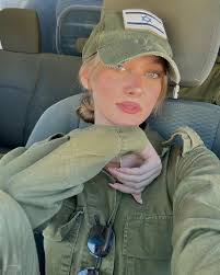 Sharon Stefan's Instagram, Twitter & Facebook