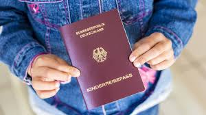 Deutschen staatsangehörigen ohne wohnung in deutschland kann auf antrag ebenfalls ein personalausweis ausgestellt werden. Neuen Reisepass Oder Personalausweis Beantragen Lange Wartezeiten Moglich Mdr Jump