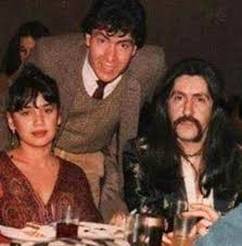 Yesilcam In Bilinmeyen Fotograflari Unlulerin Karikaturleri 90lar Nostaljisi Fotograf