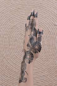Discover the beauty and power of henna tattoos with these gorgeous, versatile designs. Mehndidesign Mehndi Mehenditrainingcenter Mehndi Training Center Mehendi Training Center Henna Training Henna Designs Easy Henna Hand Tattoo Henna Designs