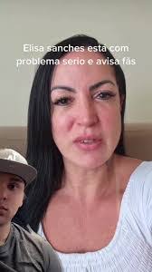 Elisa Sanches's Instagram, Twitter & Facebook