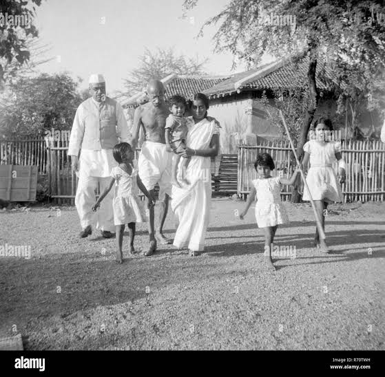 Mahatma Gandhi with children at Sevagram Ashram, Wardha, Maharashtra, India, 1940, old vintage 1900s picture Stock Photo - Alamy
