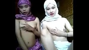 Indri melirik ke sebelah, indri kembali terhanyut wajah rekan kerjanya yang mirip sekali. Bokep Anak Kecil Anak Sekolah Di Perkosa Paksa Xnxx Movies