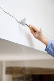 Comment Reboucher Une Fissure Le Mode D Emploi Idee Bricolage Facile Bricolage Maison Pose Parquet Flottant