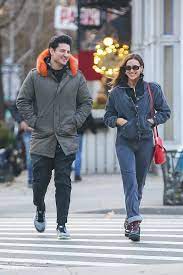 See more ideas about irina shayk, russian models, fashion. Neuer Flirt Irina Shayk Mit Unbekanntem Mann Erwischt Promiflash De