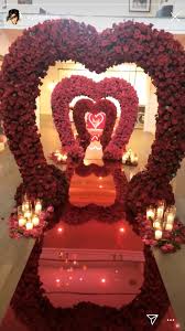 Beratung durch experten & kostenloser versand ab 200€ bestellwert. Kylie Jenner S Home Is Covered In Roses For Valentine S Day