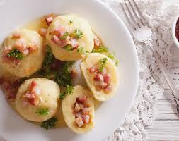 Speckknodel Mit Karotten Sellerie Gemuse Das Rezept