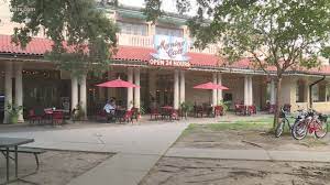 If you're looking for a photo op without the huge crowds, try getting a table right at sunrise! Cafe Du Monde Submits Higher Bid Than Morning Call For City Park Casino Building Wwltv Com