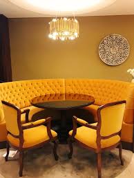 عبدالعزيز على تويتر مطعم اكليل لبنان من أفضل وأرقى المطاعم اللبنانية الموجودة في الرياض بالنسبه لي موقعه مقابل برج المملكه ع طريق الملك فهد قسمين عوائل افراد خارجيه وداخليه يوجد غرف Vip يفتح من ١ ٠٠م ١٢ ٣٠ص