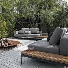 Feuerstelle Garten Feuerschale Loungem Bel Sofa Holz Stein Terrassenideeen Garten Gartenpalett In 2020 Gloster Furniture Garden Chairs Outdoor Sectional Sofa