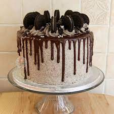 Tips for making this oreo cookies and cream cake you can do this as a 3 layer cake instead of thinner 6 layers, but you will have some buttercream left over. Oreo Drip Cake Jane S Patisserie
