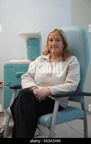 Image result for tbn:AWzYY9q209rRYM::rho0ofa.jeeran.com/24947_ABEER__ROSE.jpg