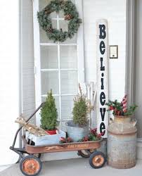 Our favorite outdoor christmas decorating ideas for your entire yard, including a fun diy christmas lights project and quick christmas decorating ideas! 100 Best Porch Christmas Decorations Prudent Penny Pincher