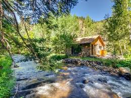 This cabin, which is large enough to sleep 15 people, is perfectly suited for large families as well as group gatherings, weddings and reunions. 24 Best Colorado Cabins To Rent In 2021 And Here S Why Trips To Discover