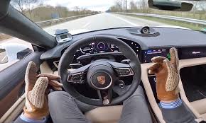 The car's system voltage is 800 v dc.30 the batteries can be charged by an inductive plate or with a conventional charging system. Porsche Taycan Turbo S Auf Top Speed Video Autozeitung De