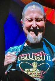 🎸Lee Pomeroy, bassist for Jeff Lynne's ELO, wearing a Rush shirt at the  Toronto ELO show, September 9, 2024, Scotiabank Arena.