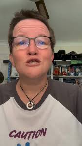 Newcastle-based neurologist Dr Tom Wellings specialises in dizzy disorders.  In this video he explains what vestibular migraine is and how it is  diagnosed. For more information