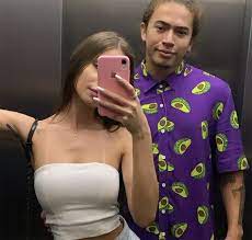 Maria lina falou sobre as saudades que sente do filho, joão miguel, que morreu no dia 31 de maio, um dia após seu nascimento prematuro.no instagram, a jovem, noiva de whindersson nunes, repostou. Whindersson Nunes Aparece Coladinho Com Maria Lina Em Novo Clique Do Casal Veja Estrelando