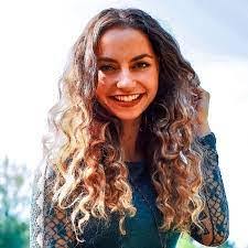 Beth Findley's Instagram, Twitter & Facebook