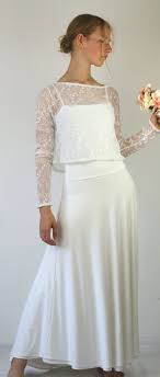 Zweiteiler Zur Hochzeit Wunderschones Spitzenoberteil Fur Die Braut Designed In Munchen Brautatelier I Zweiteiliges Hochzeitskleid Formelle Kleider Modestil