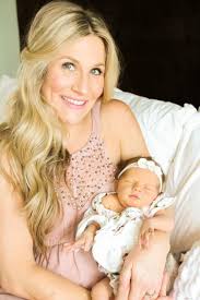 I'm baaaaaack! After a few months away #thankyouCovid #thankyoubedrest I'm  excited to say that I'm slowly coming back to taking photos!!! And what a  better way to come back than to get