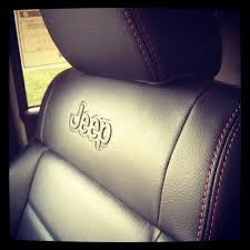 Black And White Jeep Wrangler Seat Covers White Jeep Wrangler With Pink Detail Pink Jeep White Jeep Wrangler Jeep Seats